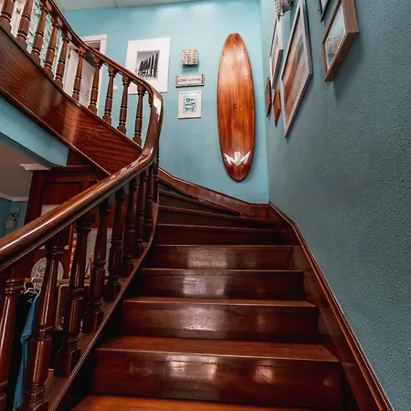 Salinas Surfhouse Hostel